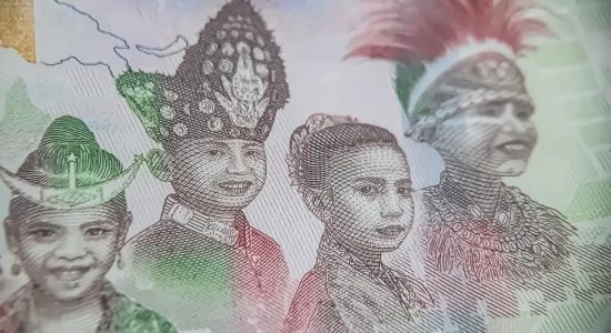 Ketika Rupiah Tak Lagi Terlihat