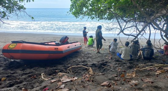 Pria 50 Tahun Tenggelam Terseret Arus Saat Mancing di Flores Timur, berikut Kronologinya