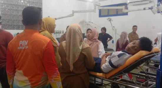Diduga Keracunan Usai Santap MBG, 125 Siswa MTsN 1 Pariaman Dilarikan ke Dua Rumah Sakit