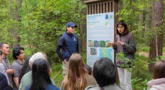 Mahasiswa Indonesia-Rusia Bikin Heboh di Tengah Hutan Rusia, Ada Kuliner Nusantara hingga Diplomasi Api Unggun