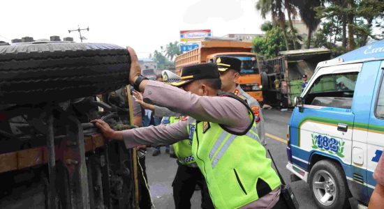 Tabrakan Beruntun di Sibolangit, Polisi Evakuasi Korban dan Pulihkan Arus Medan–Berastagi