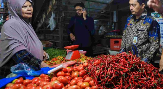 Harga Ayam Tembus Rp50 Ribu, Cabai Rawit Rp65 Ribu