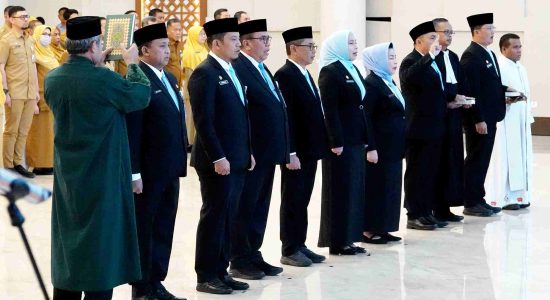 Bobby Nasution Lantik 8 Pejabat Eselon II, Targetkan Program Dongkrak Pertumbuhan Ekonomi Sumut