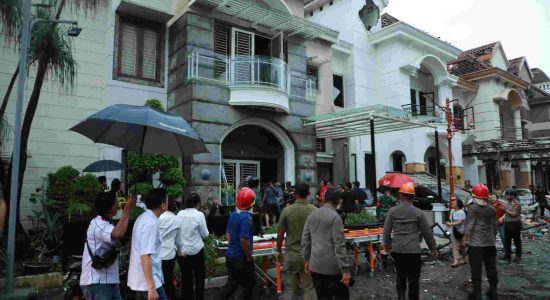 Brimob Polda Sumut Kerahkan Tim Jibom, KBR, dan SAR Tangani Ledakan Rumah di Grand Polonia