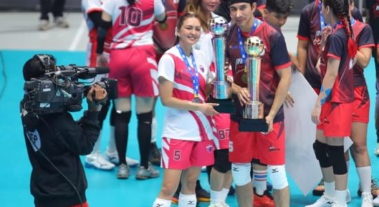 Selebritis Donna Agnesia Berharap Kehadiran Red Sparks Bisa Bangkitkan Minat Voli di Indonesia