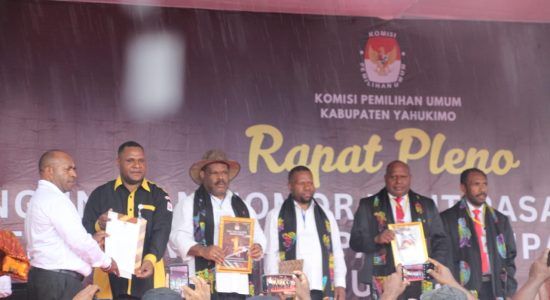 Dua Paslon Bupati Yahukimo Resmi Cabut Nomor Urut