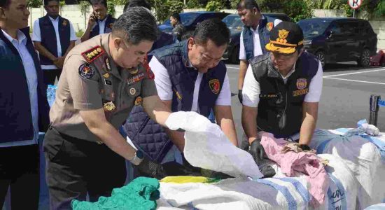 Polda Sumut Gagalkan Pengiriman 144 Bal Pakaian Bekas Diduga Impor Ilegal Senilai Rp432 Juta