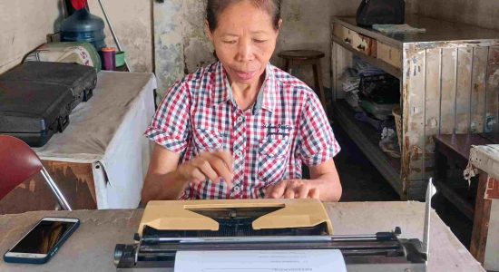 Santi Sinaga, Penyedia Jasa Tik Manual yang Masih Eksis di Pintu Sumber USU