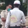 Tak Pakai Helm saat Melintas, Aparat Saling Jotos di Jalan