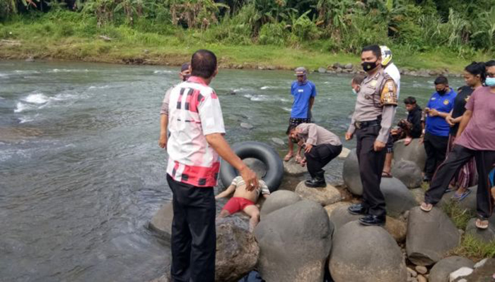 Jasad pria ditemukan mengambang di aliran sungai Kuranji, Kota Padang. [Dok.Istimewa]
