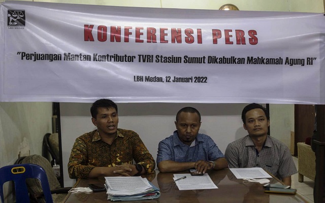 LBH Medan saat menggelar Konferensi Pers terkait Putusan Kasasi Jurnalis Devis Abuimau Karmoy, di Kantor LBH Medan, Rabu (12/1/2022) siang.