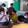 Kades Rumah Lengo Pantau Vaksinasi di SMPN 1 STM Hulu