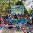 Anak-anak SD dan Masyarakat Diajak Bersihkan Sampah di Sungai Kukam