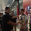 Menpora Dito Sambut Langsung Kedatangan Tiga Atlet Juara All England 2024 di Bandara Cengkareng