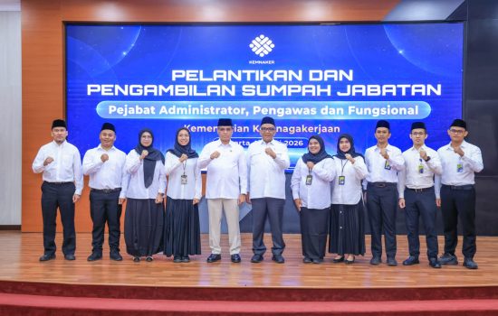 Menaker Lantik 10 Pejabat, Dorong Penguatan K3 dan Tata Kelola Birokrasi Akuntabel