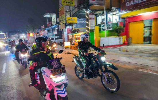 TNI dan Polri Gelar Patroli Gabungan Pasca Unjuk Rasa di Jakarta