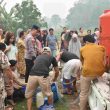 Sat Brimob Polda Kalbar Salurkan Air Bersih untuk Warga Desa Sungai Ambangah