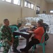 Babinsa Kawal Penyaluran Bantuan Pangan untuk 1.202 KPM di Kelurahan Jati