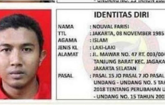Nouval Farisi, buronan teroris Jakarta dapat bansos COVID-19 di kawasan Tanjung Barat, Jagakarsa, Jakarta Selatan. (Mabes Polri)
